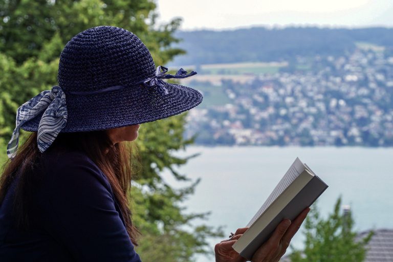 woman, read, to sit